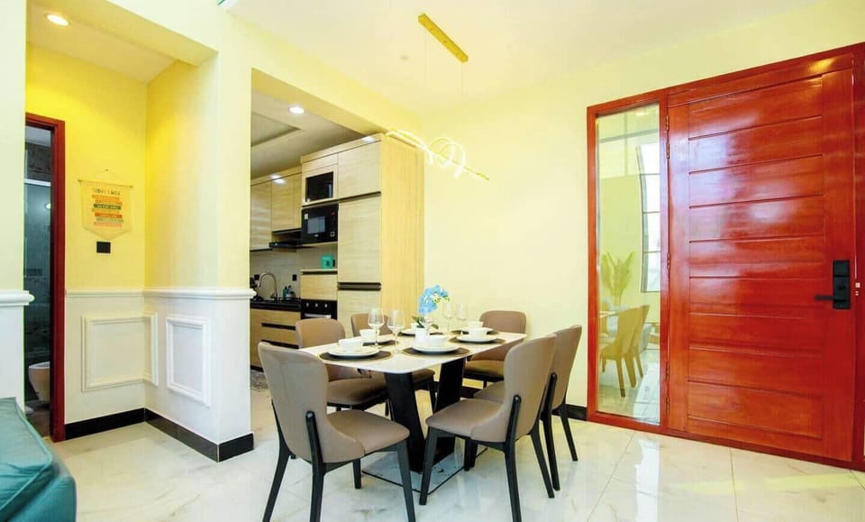 Six people Dinning table