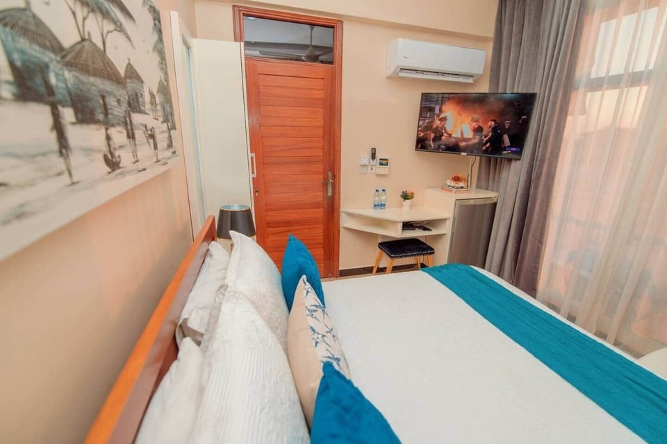 KING SIZE BED