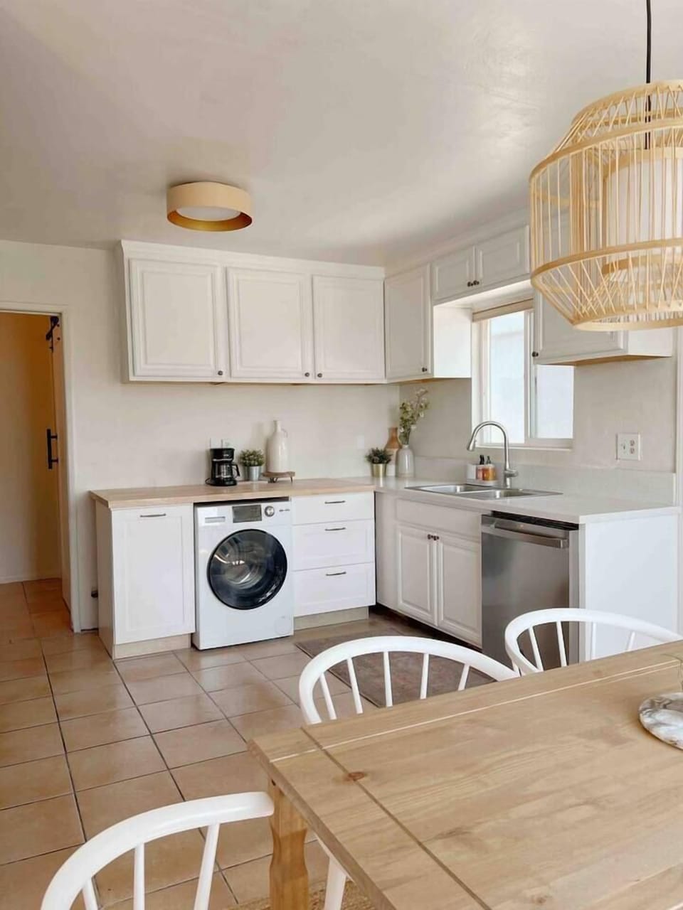 A spacious retreat with kitchen and laundry amenities
