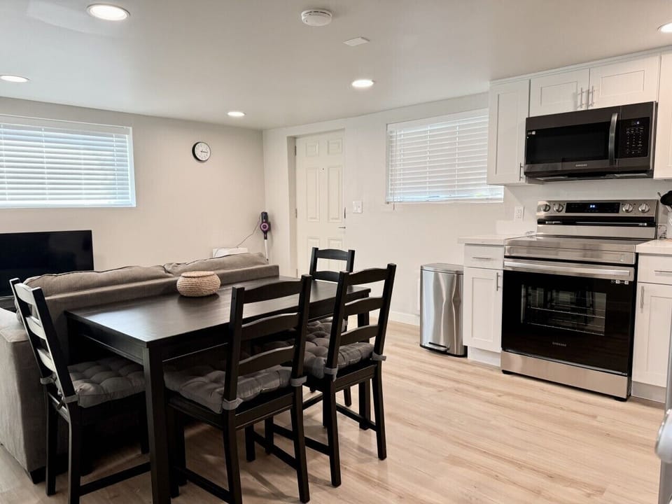 300 Garden Unit B 7