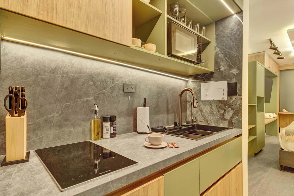 Practical and welcoming kitchen