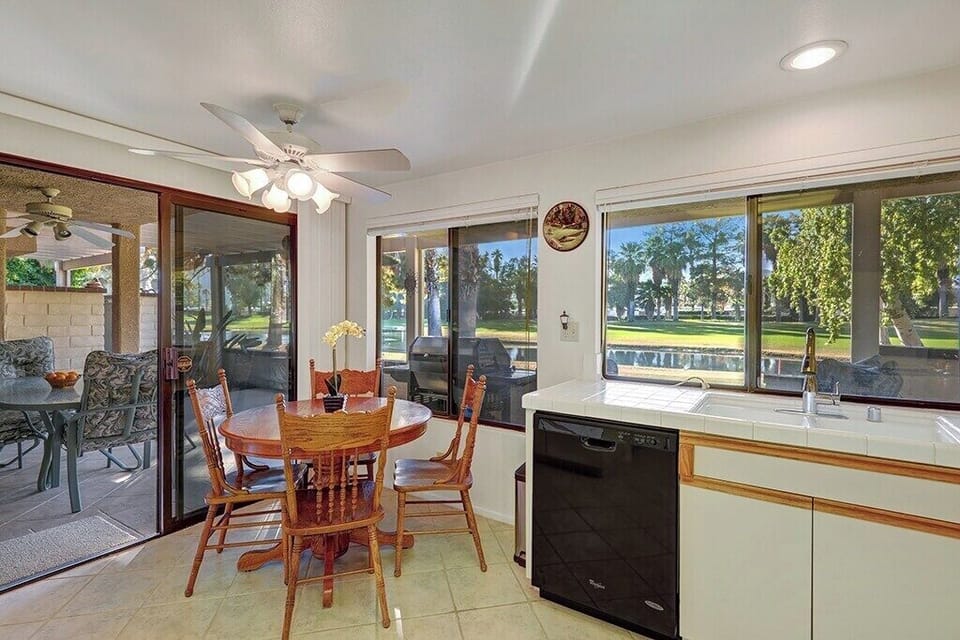 K0341 - 08 - KITCHEN TO PATIO mls.jpg