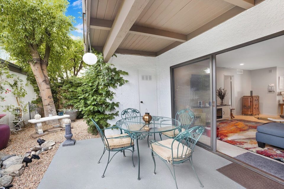 K0184 - Patio to Living Room