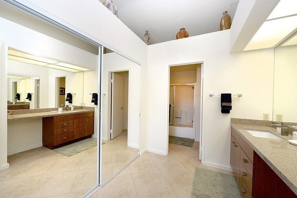 0457-bed1bath