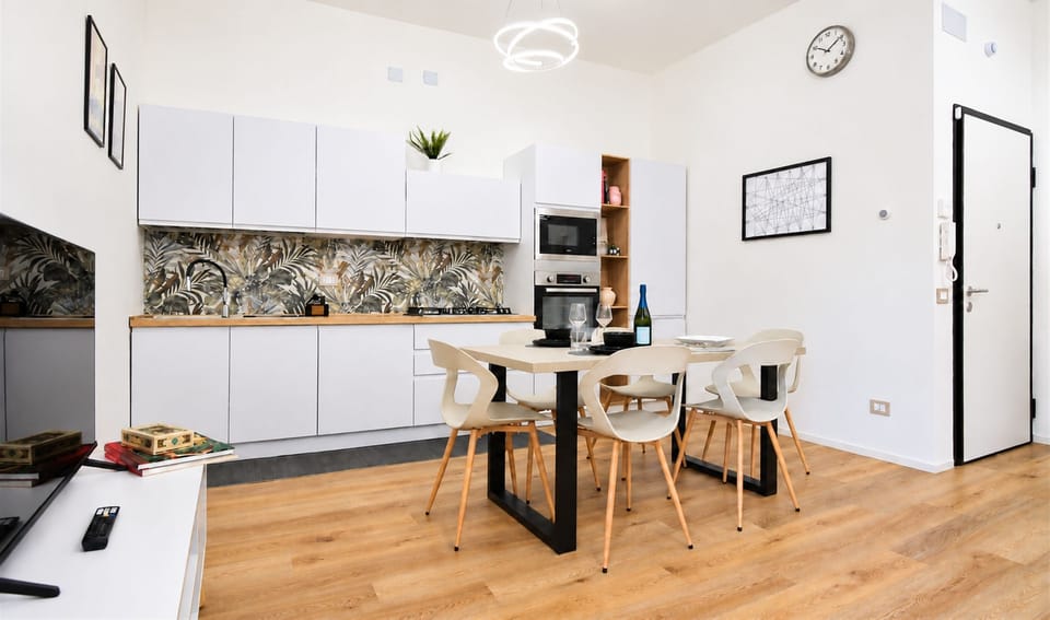 Carlotta's Place - Bright New Apartment & Free Parking! Apartment in Venice