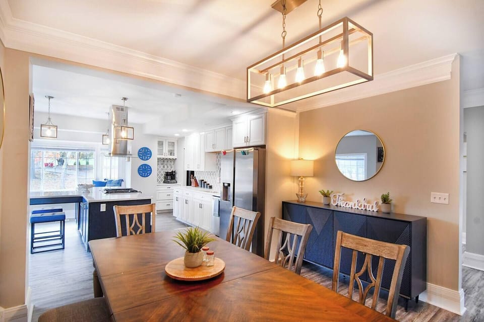Dinning room table to seat 8,  additional bar top that seat 3.