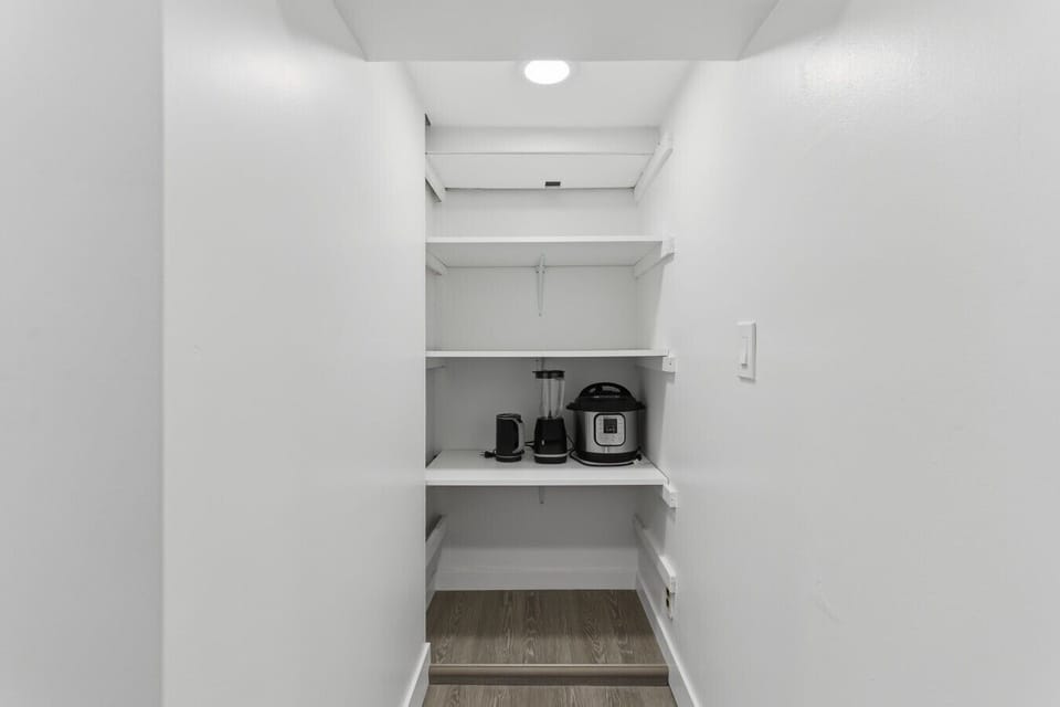 Full Size Pantry