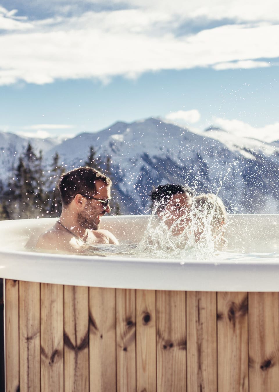 Outdoor spa tub