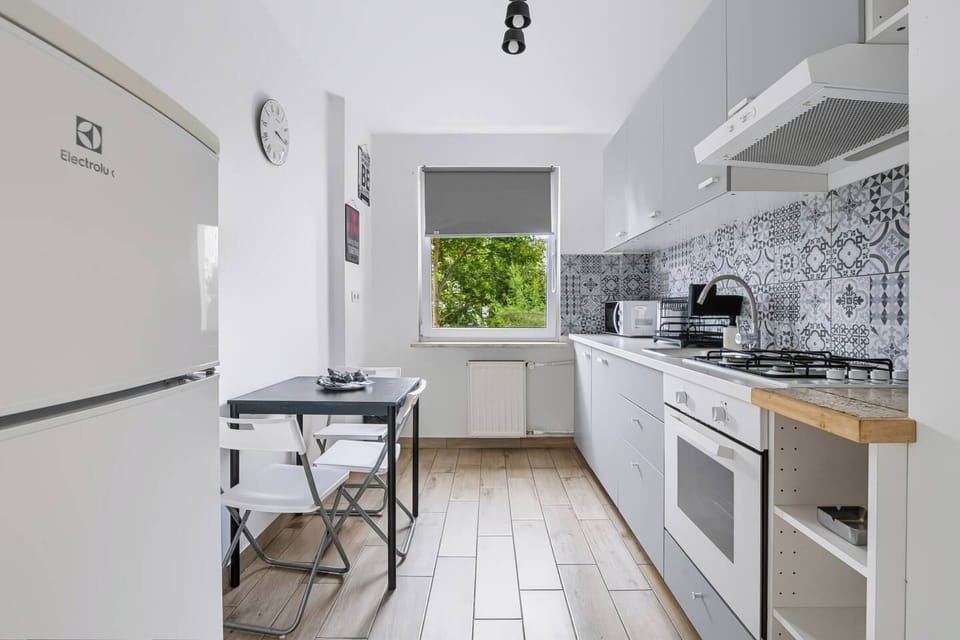 Spacious Warsaw Apartment in Ursynów for 6 People | Rentujemy