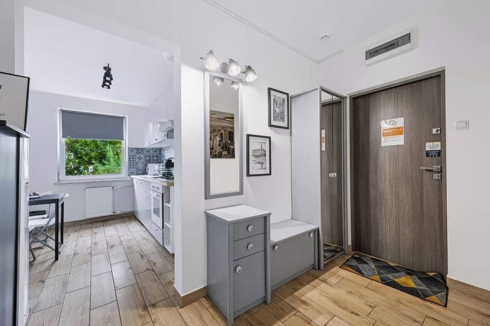 Spacious Warsaw Apartment in Ursynów for 6 People | Rentujemy