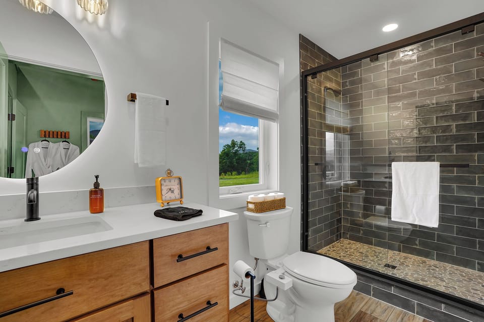 Full bath with tile walk-in shower!