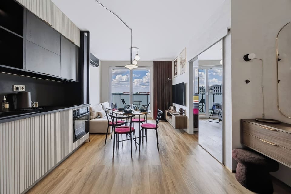 Bemowo/Chrzanów Warsaw Apartment | Private parking, A/C & balcony | Book now with Rentujemy