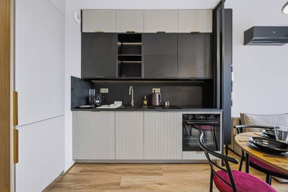 Bemowo/Chrzanów Warsaw Apartment | Private parking, A/C & balcony | Book now with Rentujemy