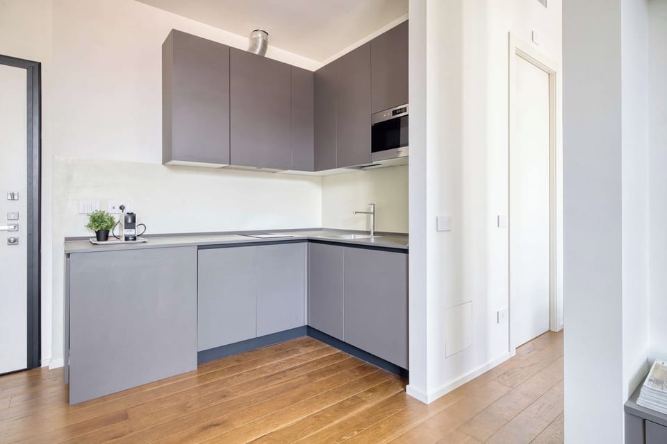 Enjoy the fully equipped kitchen, featuring modern appliances and everything you need to prepare your favorite meals during your stay.