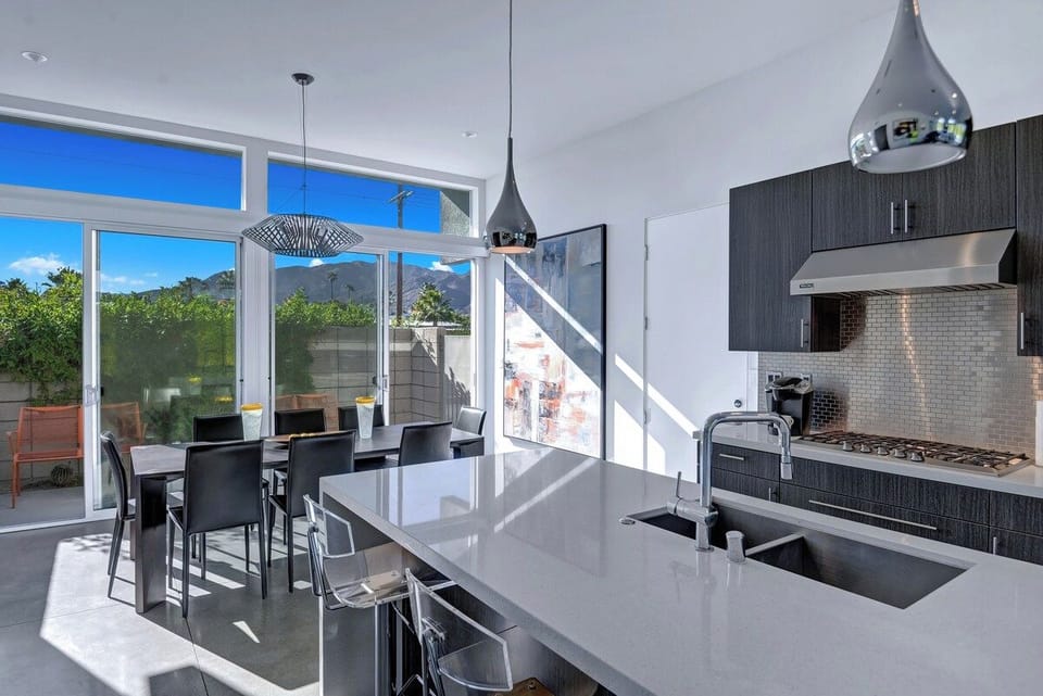 K0072 - 12 - OVER ISLAND TO DINING ROOM.jpg