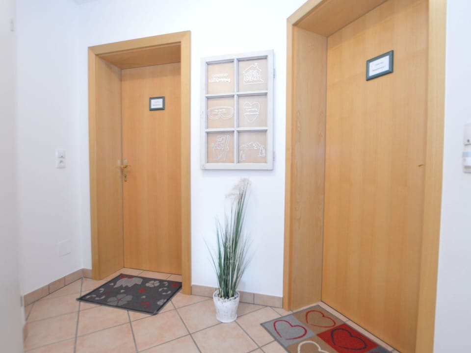 Entrance / Reception