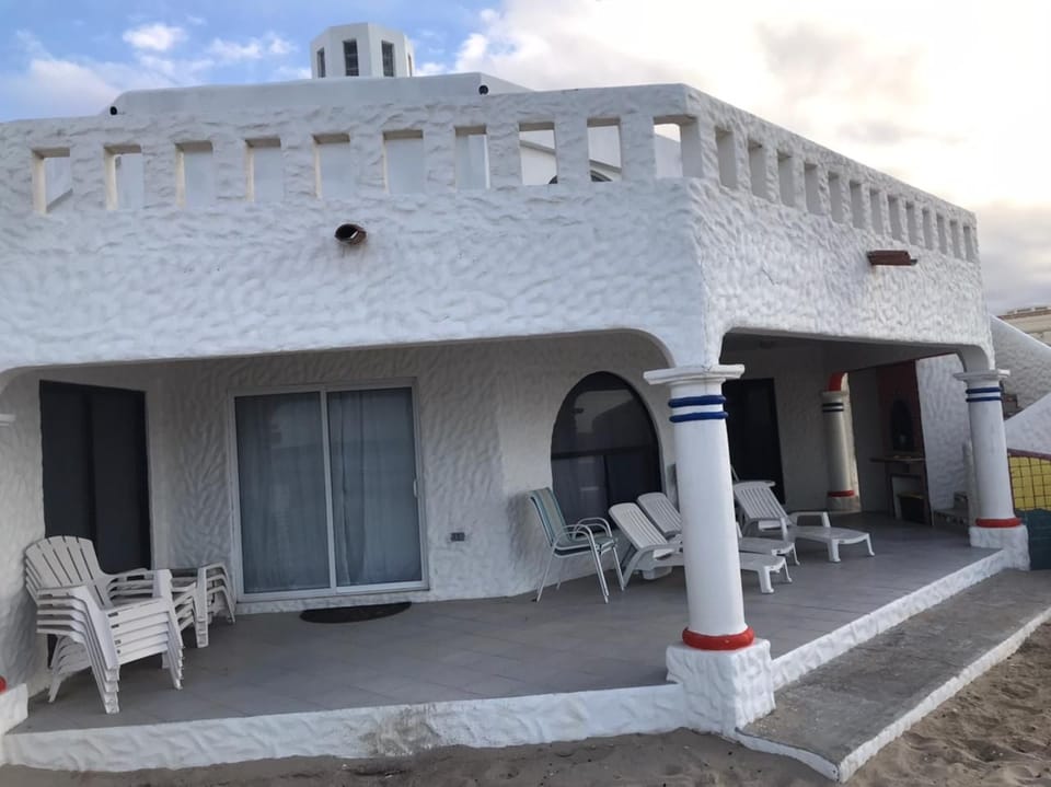 BEACH SIDE, COVERED PATIO AN MARGARITA DECK & TERRACE.