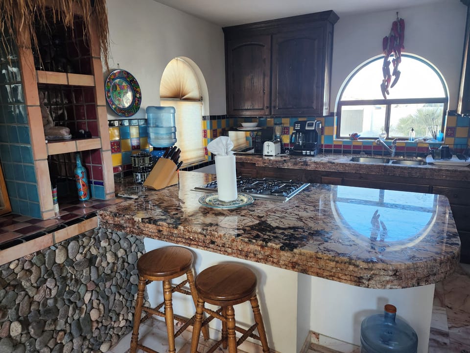 KITCHEN/GALLEY AREA