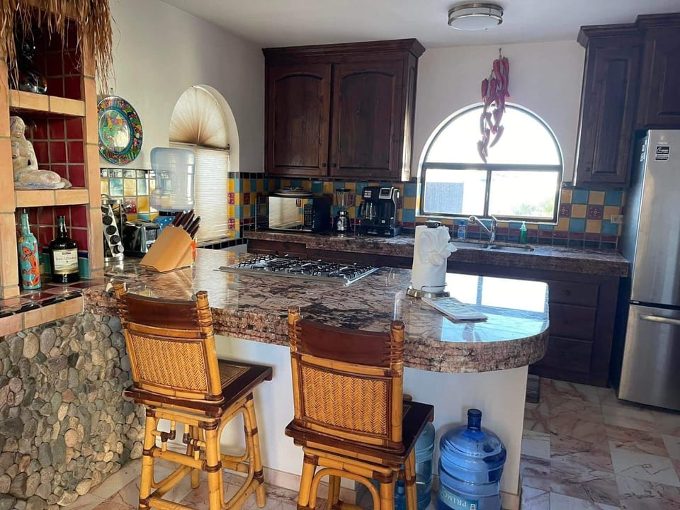 KITCHEN/GALLEY AREA