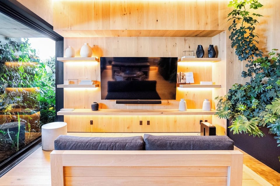 Private Lounge exclusivo del edificio, ideal para reuniones privadas, eventos pequeños o momentos de relajación en un ambiente elegante y moderno en Reforma.