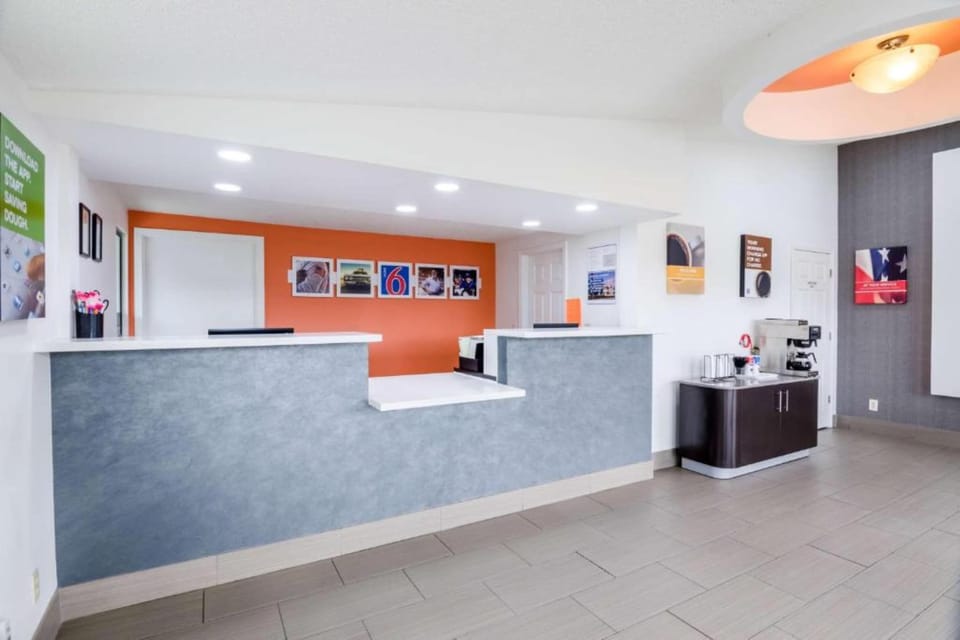Entrance / Reception