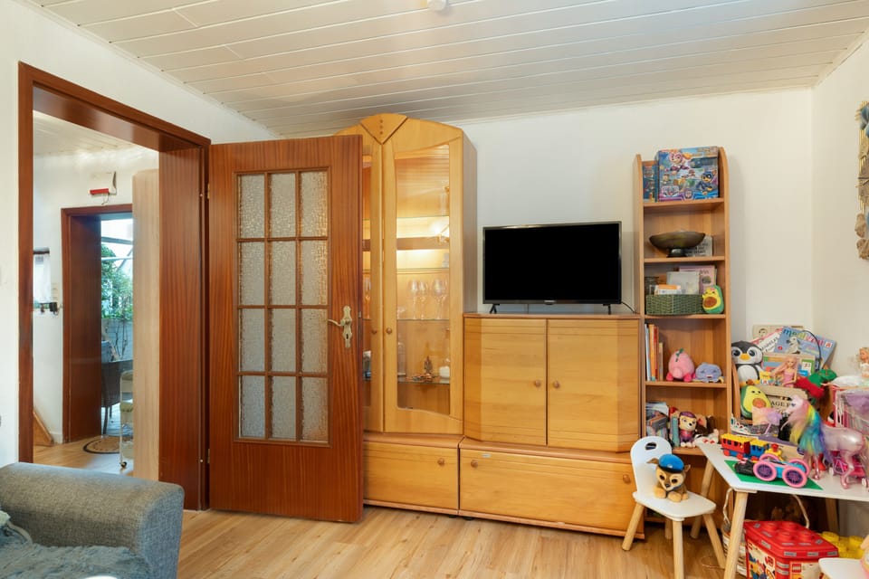 Holiday Home 'Gemütliches Hintergebäude' with Wi-Fi and Air Conditioning House in Stuttgart