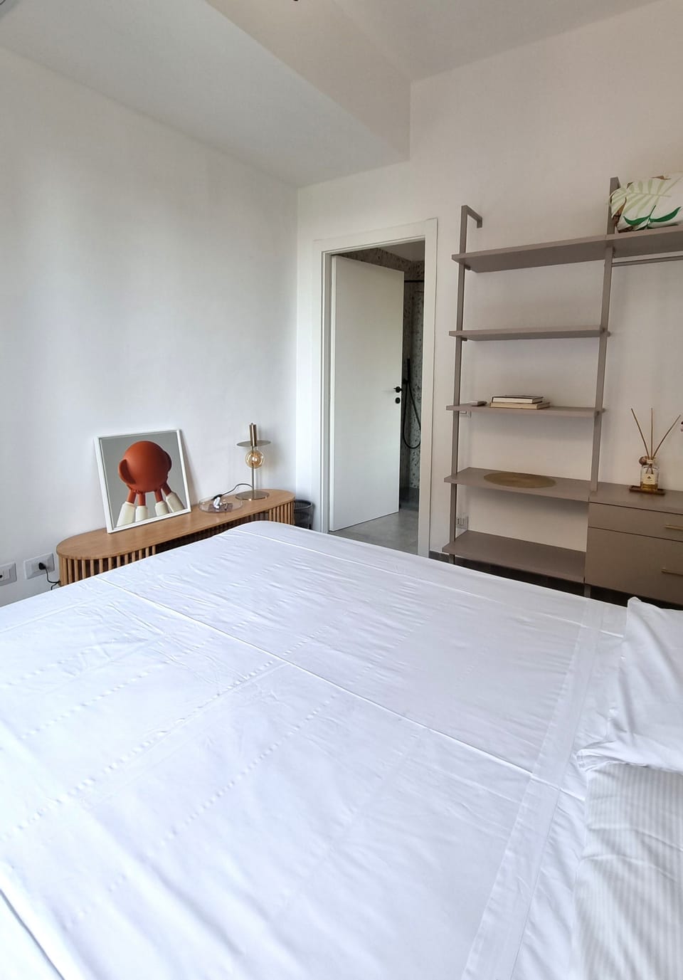 2 bedrooms, in-room safe, iron/ironing board, WiFi (free)