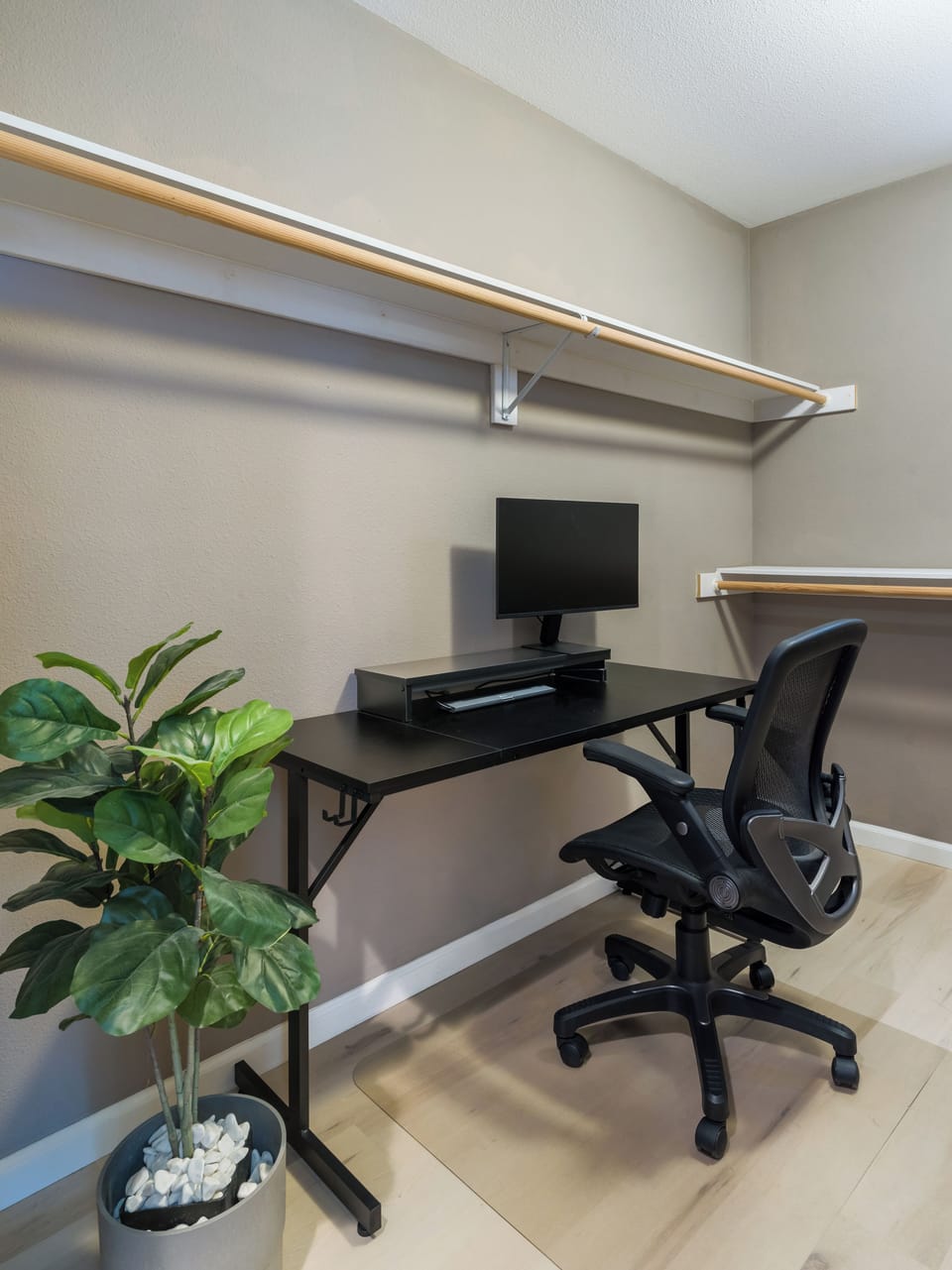 Your own WFH station - dedicated workspace with monitor. 1 Gbps wi-fi