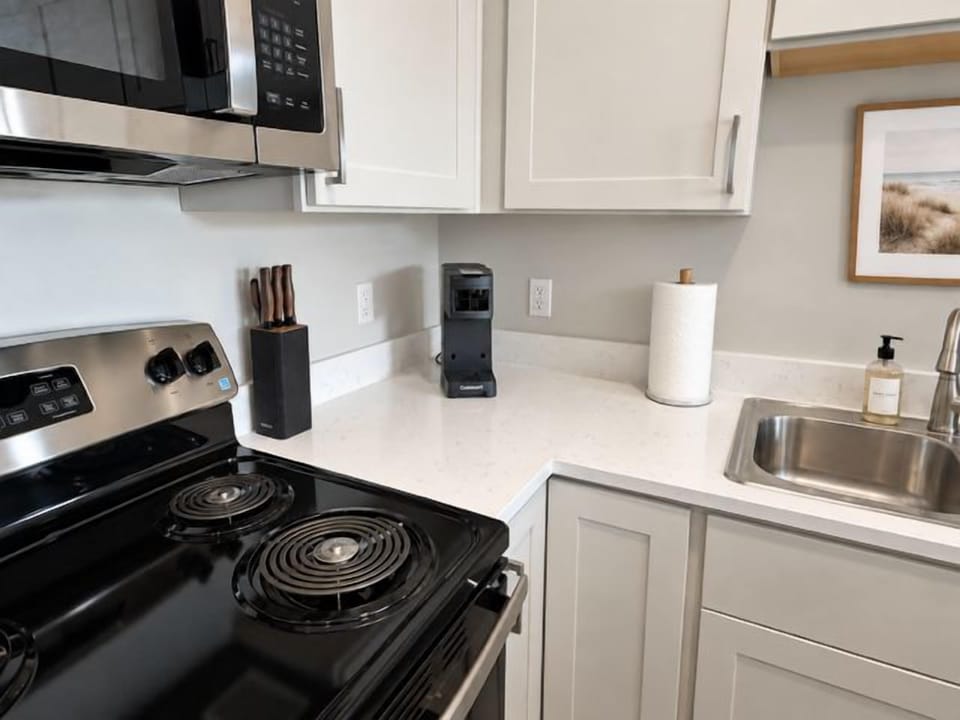 Knife Set, Coffee Maker, Paper towels
