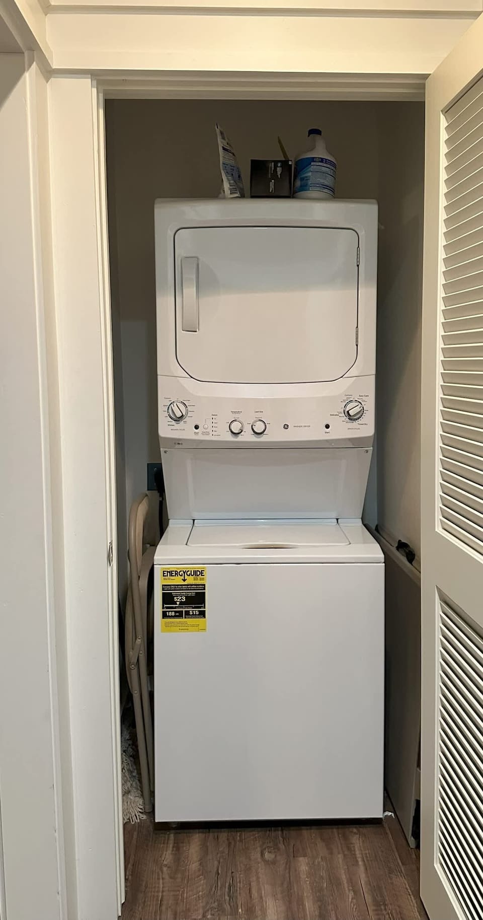 
Travel light! Convenient in-unit laundry makes keeping beach towels fresh an absolute breeze.