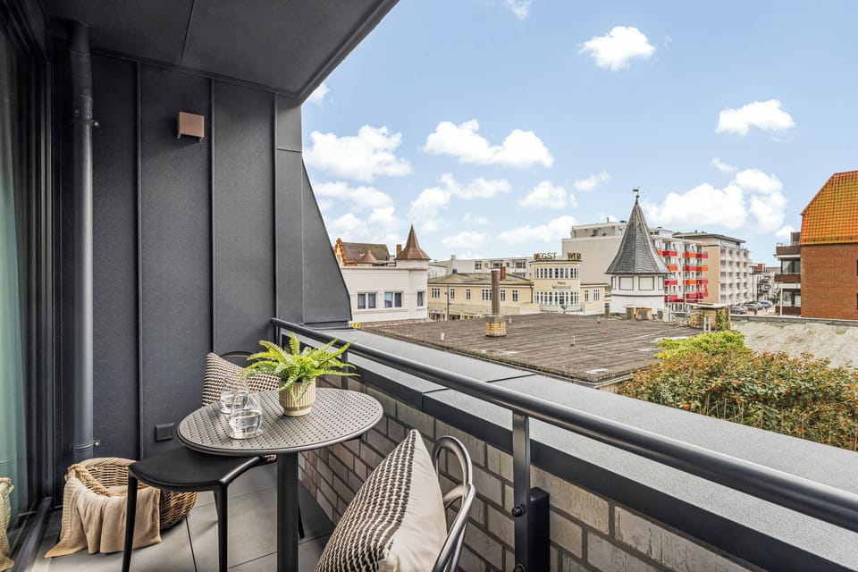 Haus Elisabeth, Apartment 12, on the beach, with an underground parking space, Wi-Fi, and a balcony Apartment in Westerland