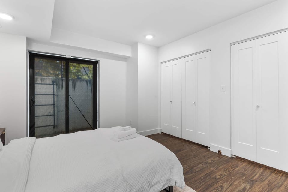 ✨ Spacious, simple, and comfortable. Plenty of closet space makes it easy to unpack and feel right at home.