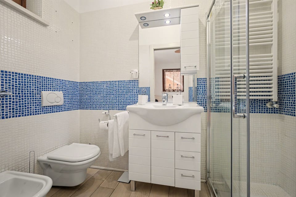 Apartment 'Terme Della Valpolicella Apt 2' with Wi-Fi and Air Conditioning, No Kitchen Bed and Breakfast in Lake Garda
