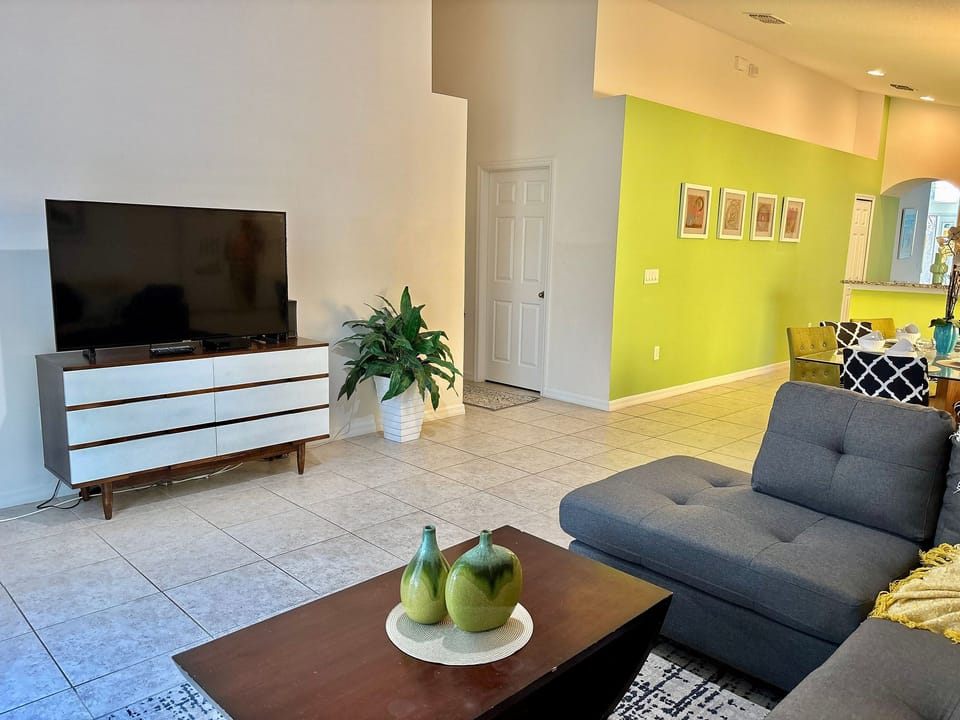 Communal lounge / TV room,Living Room