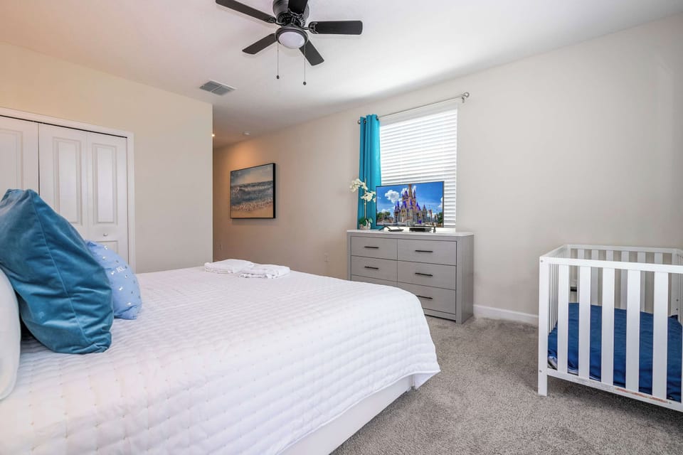 Cozy 5BR ChampionsGate Home - Private Jacuzzi House in Osceola County