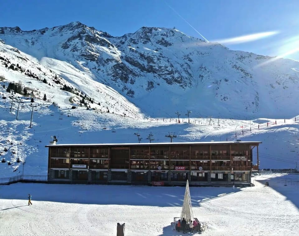 Snow and ski sports