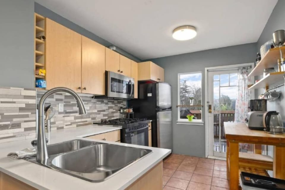 Fully stocked kitchen
