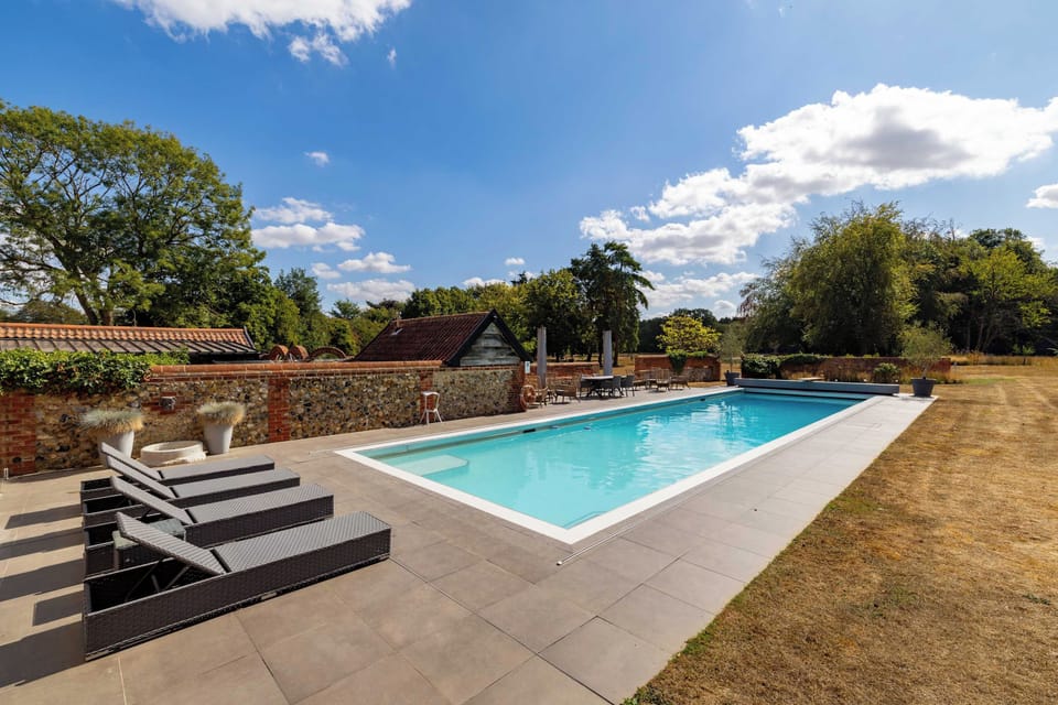The pool and sun terrace