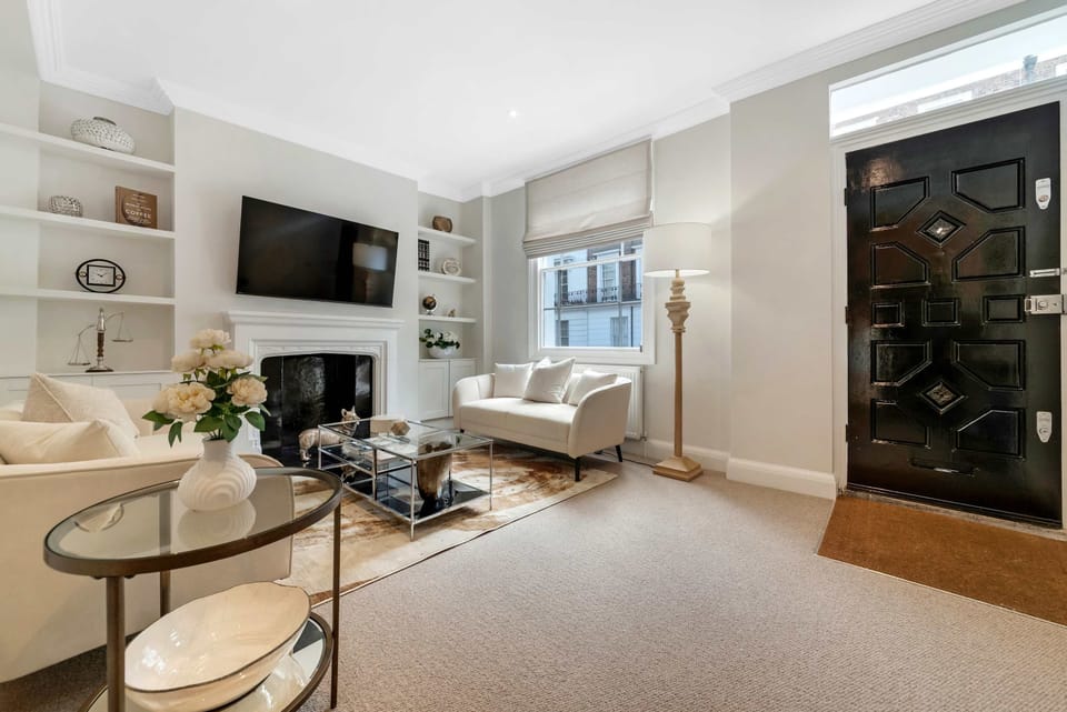 1900 Sq ft Pimlico 4 Bed Townhouse With Private Garden House in City of Westminster