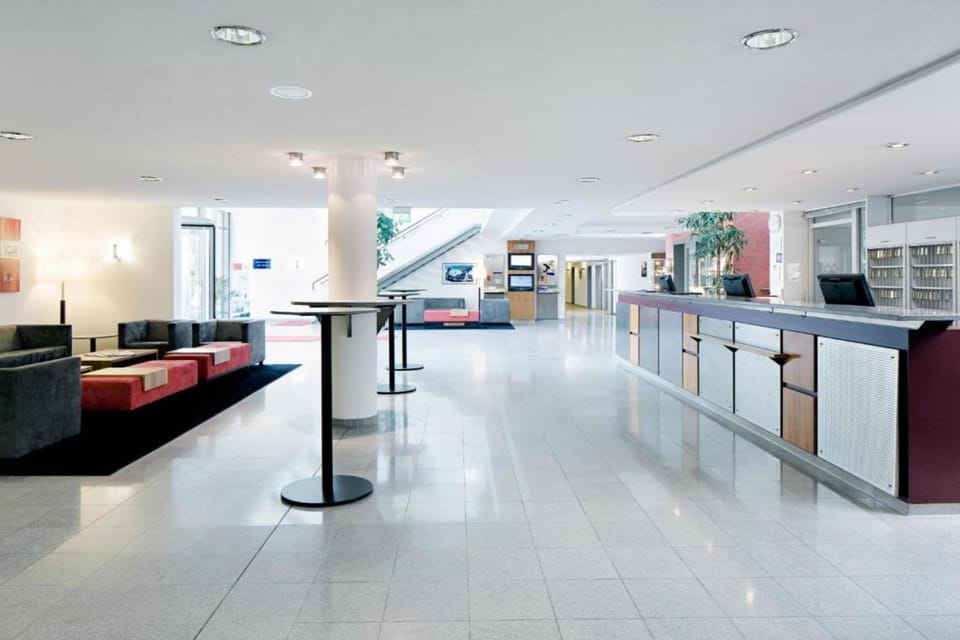 Entrance / Reception