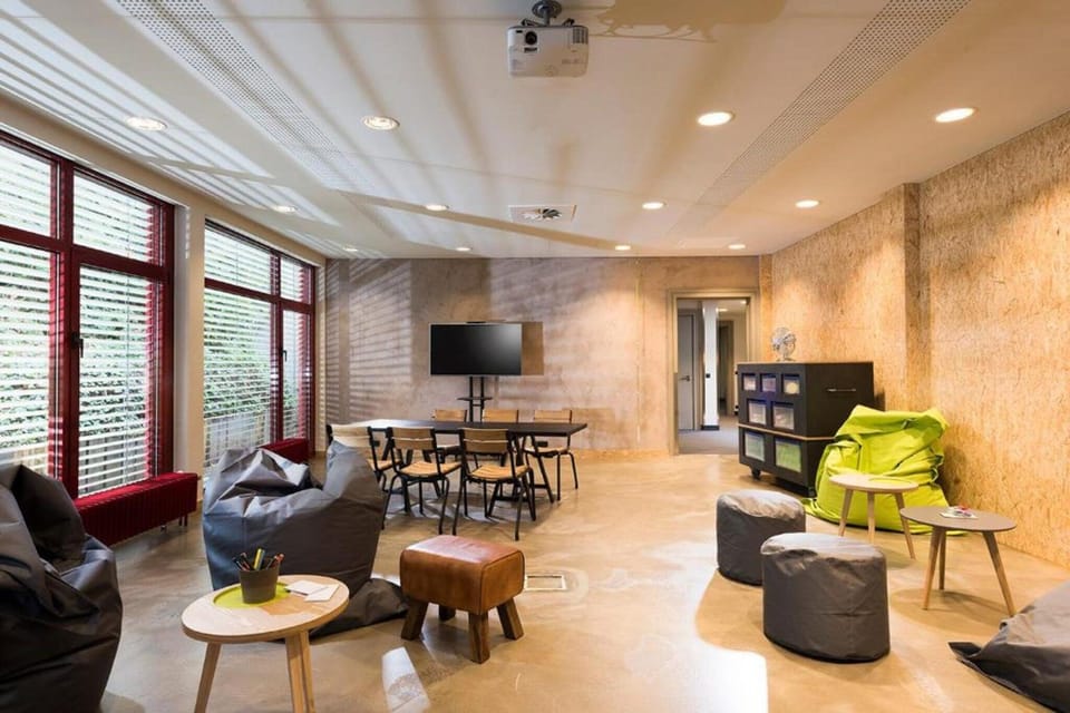 Entrance / Reception