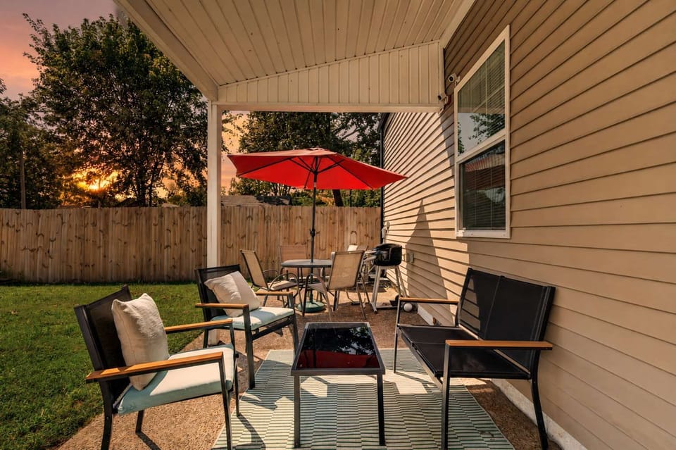 Deck: Relax in the spacious backyard with comfortable outdoor seating, offering the perfect setting for morning coffee, casual conversations, or unwinding after a day of exploring.
