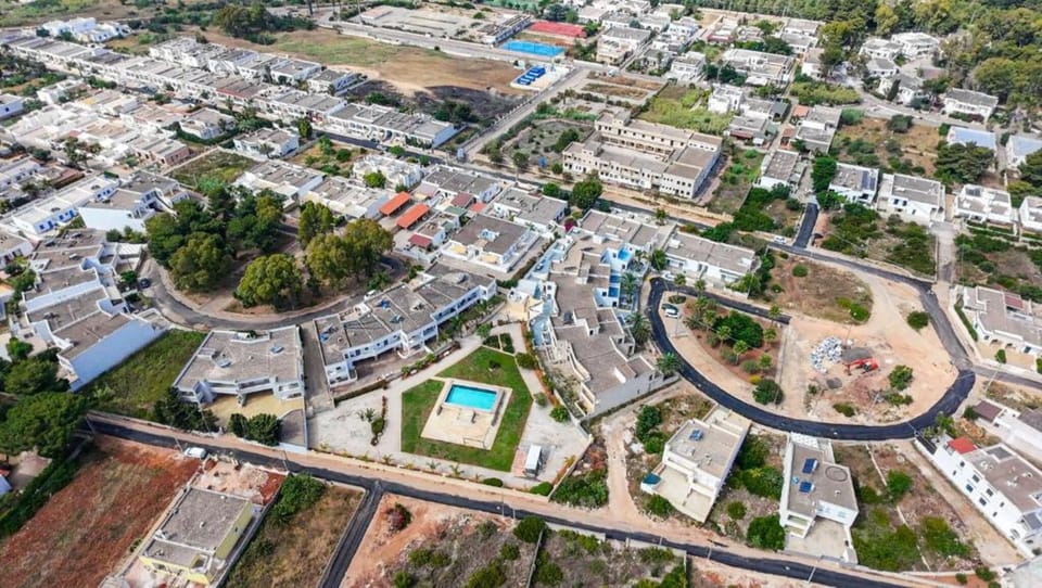 Apartment 'Residence Eriguez - 6' with Shared Pool, Wi-Fi and Air Conditioning Apartment in Marina di Mancaversa-Giannelli