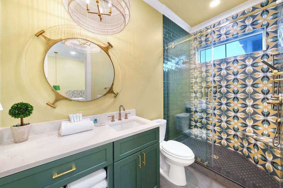 3rd Floor King Room Private En-suite