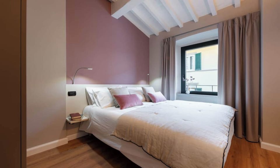 MODERN FLORENCE APARTMENT WITH ICONIC CATHEDRAL VIEWS Apartment in Florence