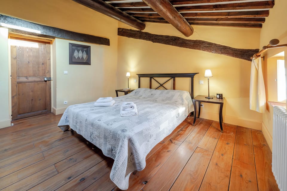 Ciste – Charming vacation rental for 9 people at Mas de la Marotte Cottage in French Riviera