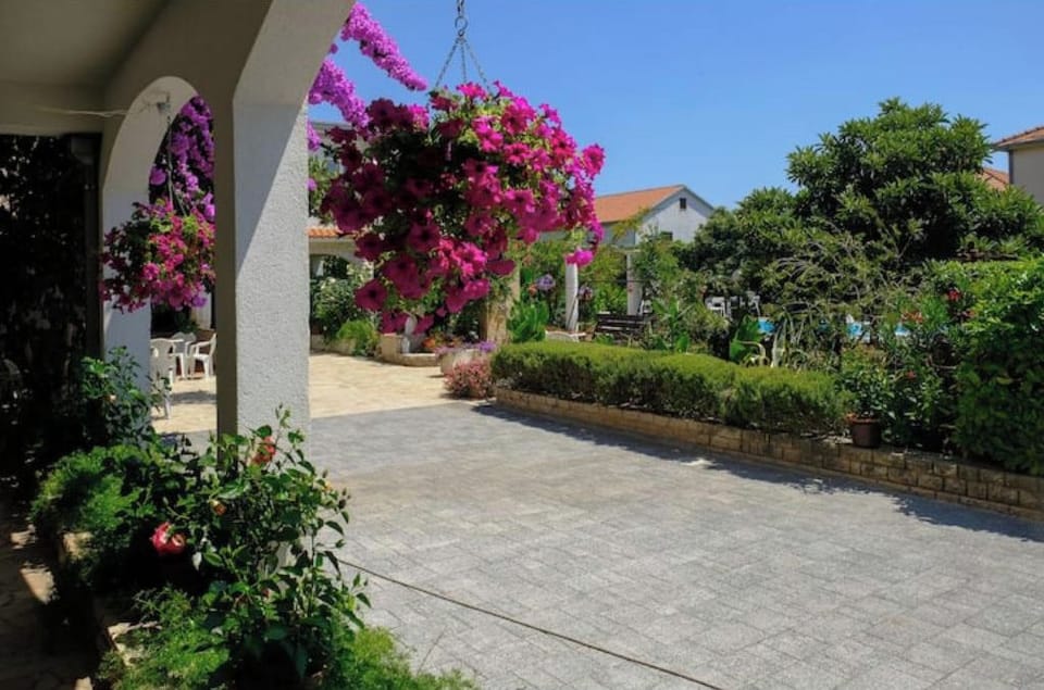 Tegetov-dbl room with extra bed Apartment in Split-Dalmatia County