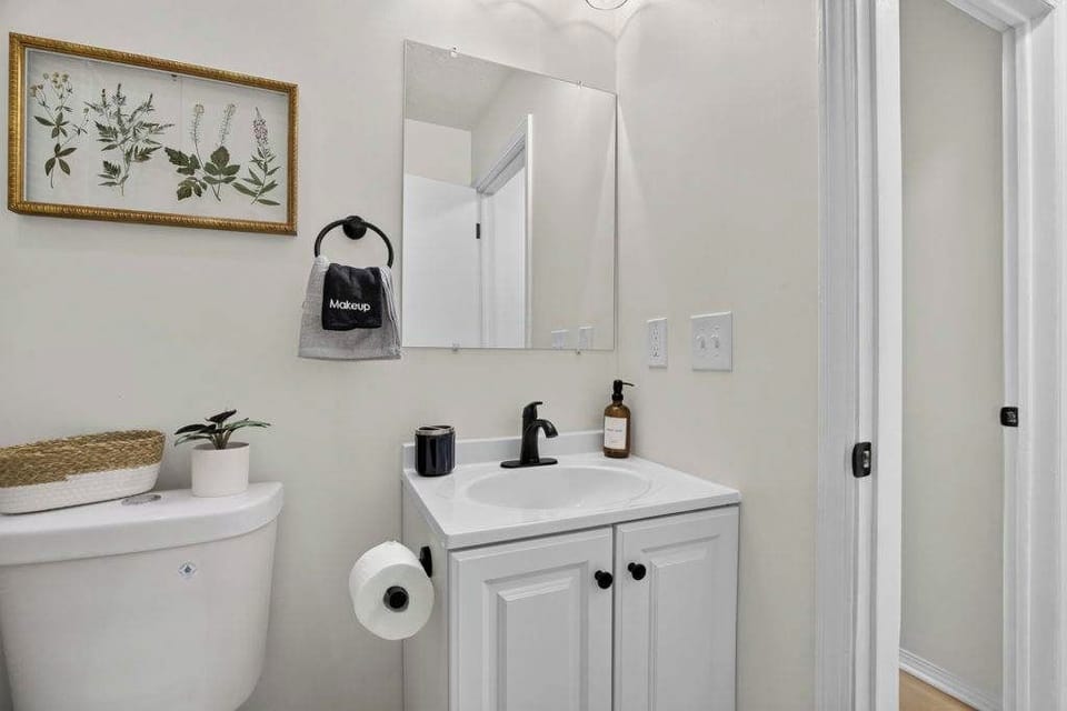 Bathroom vanity with decor accents