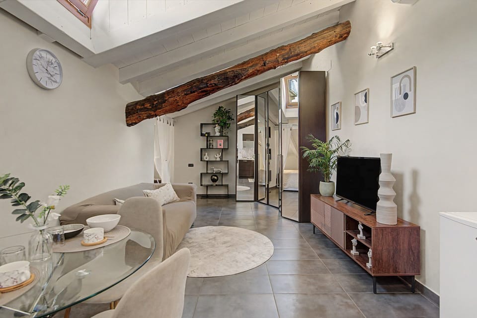 Suite 'du dôme - charm italiano nel cuore di Como, tra storia,eleganza e lago' Apartment in Como