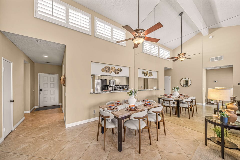 Dining Area-Seating for 6